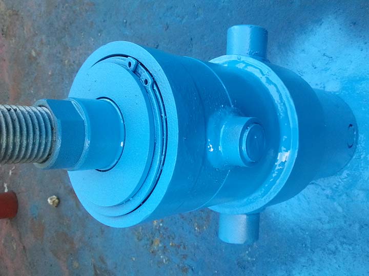 tilting furnace hydraulic cylinder Sold to Bahrain